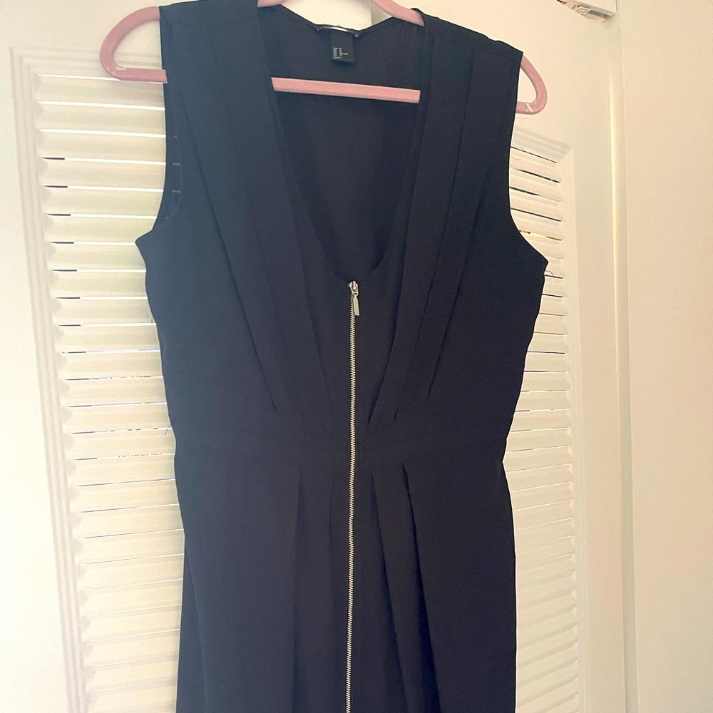 Short black dress 👗